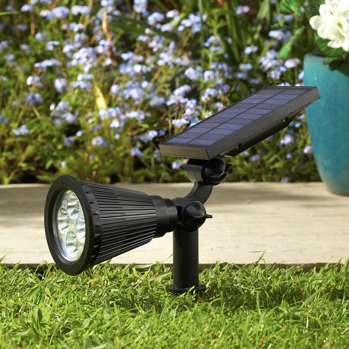 Solar Lumi Spot Stake Light, Dual Brightness Setting