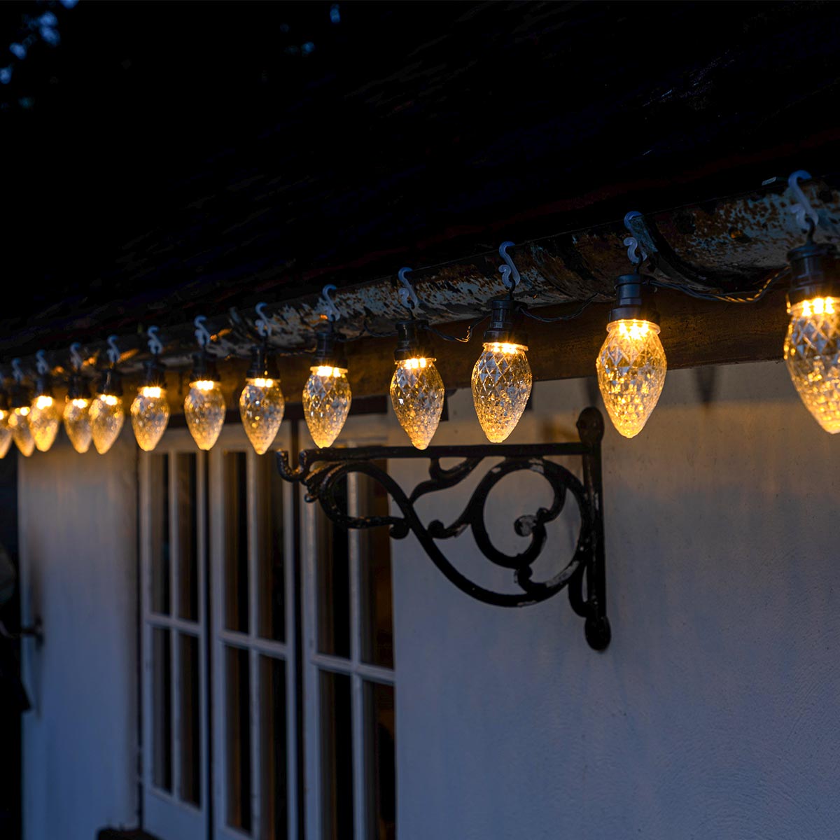 3.8m Pinecone LED Outdoor Christmas String Lights