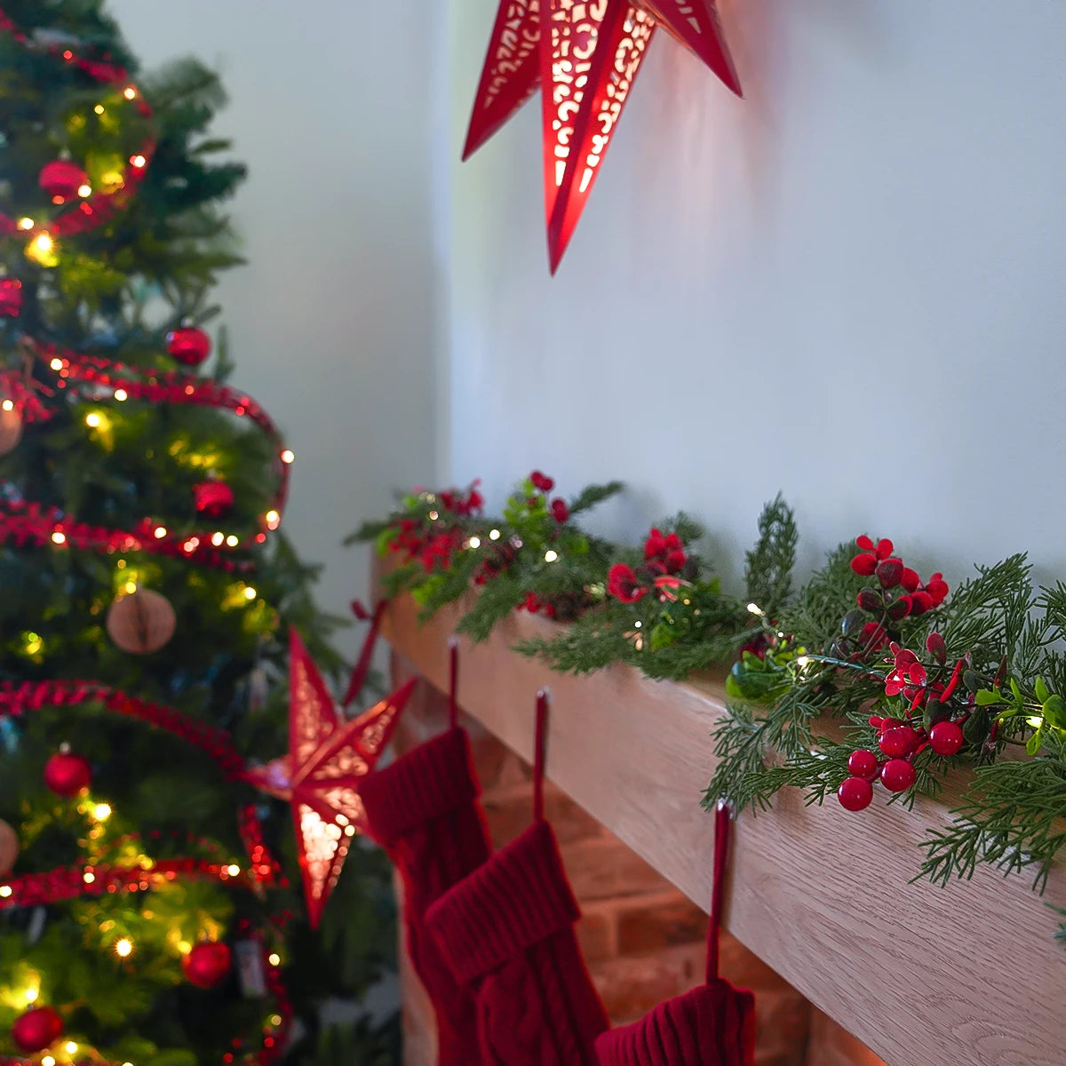 1.5m Red Berry Pre-Lit Christmas Garland - USB & Battery Operated