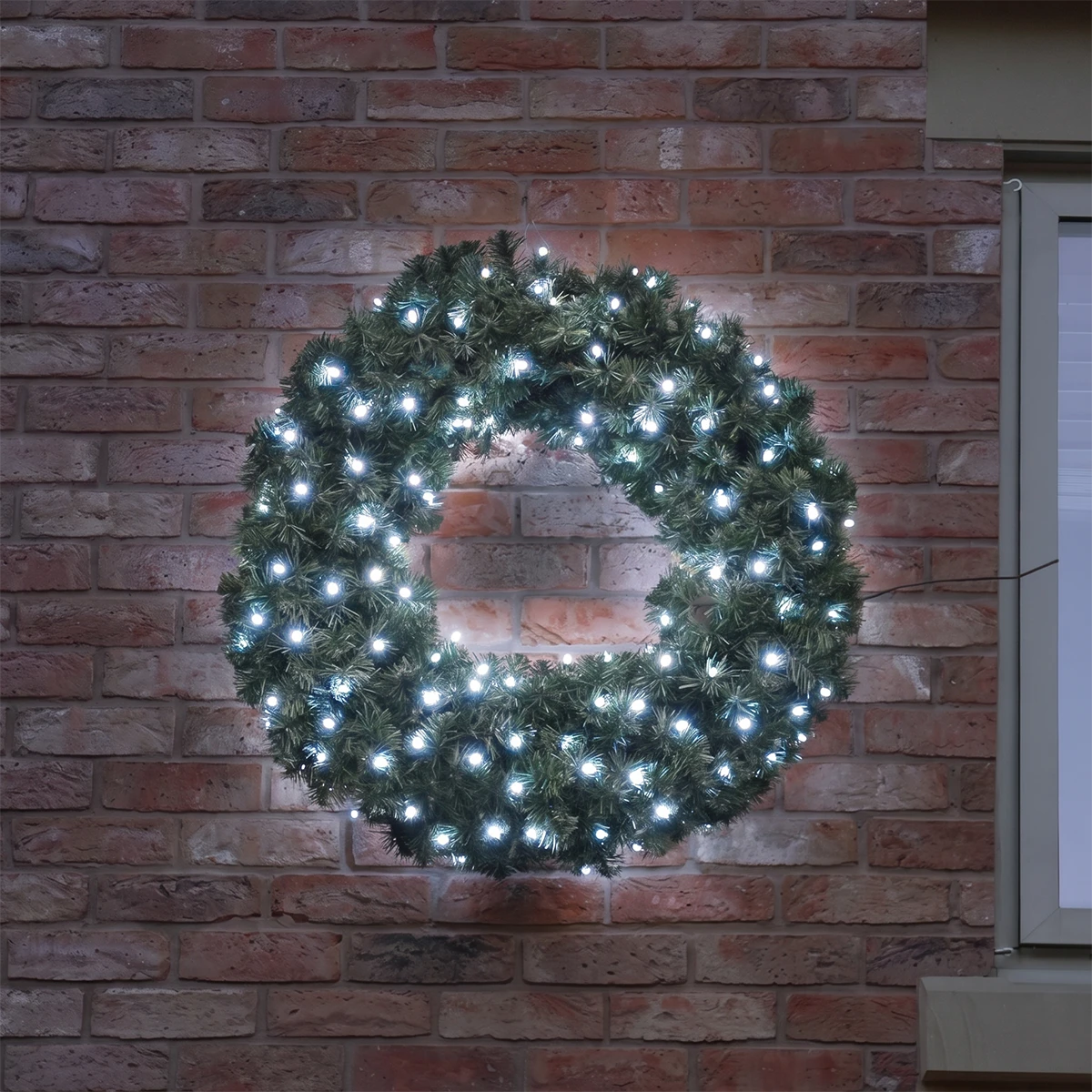 ConnectGo® 75cm Pre Lit Connectable Christmas Wreath Colorado Spruce