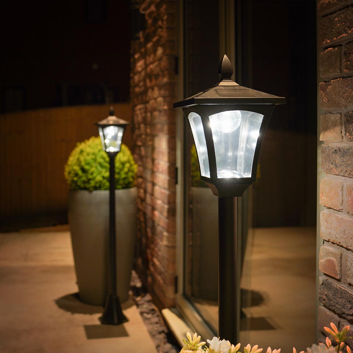 2 Black Security Solar Lamp Posts 1.2m