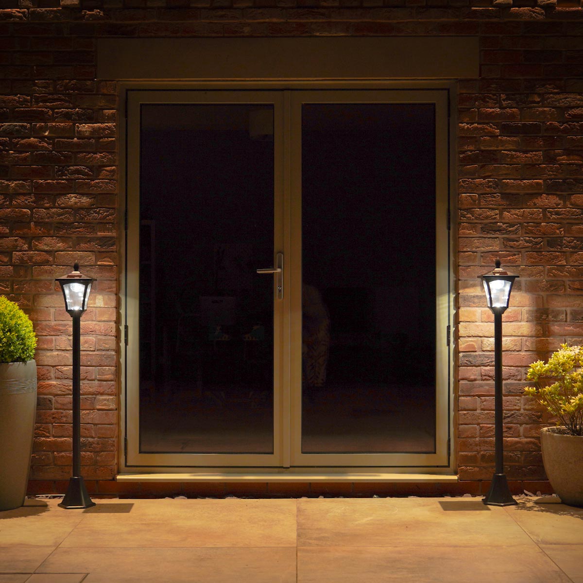 2 Black Security Solar Lamp Posts 1.2m
