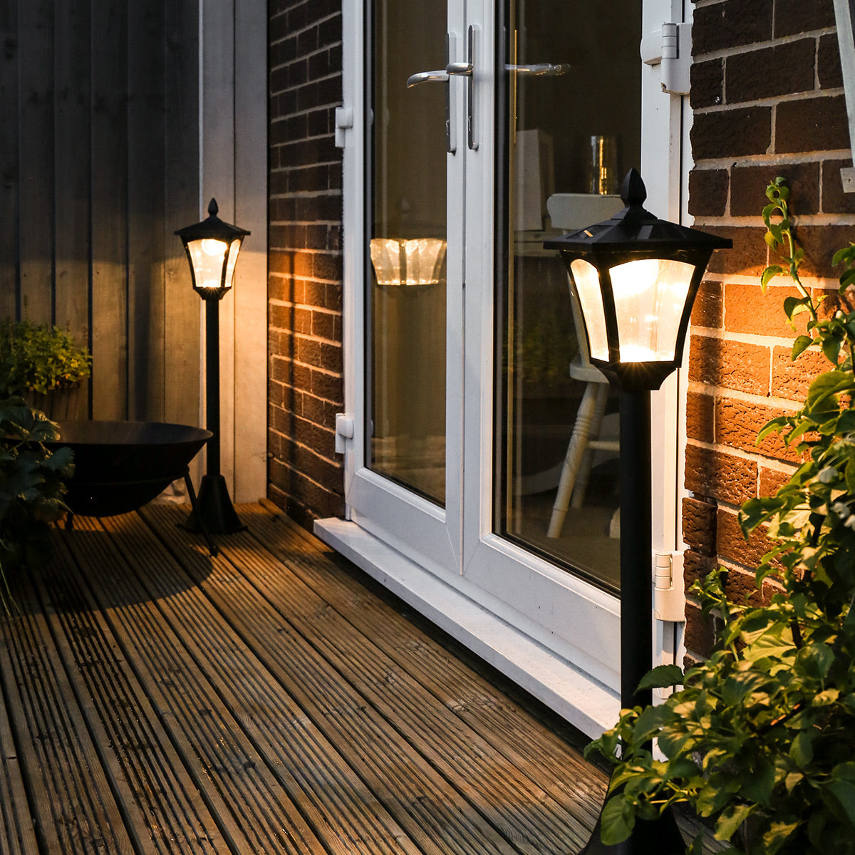 2 Black Security Solar Lamp Posts 1.2m
