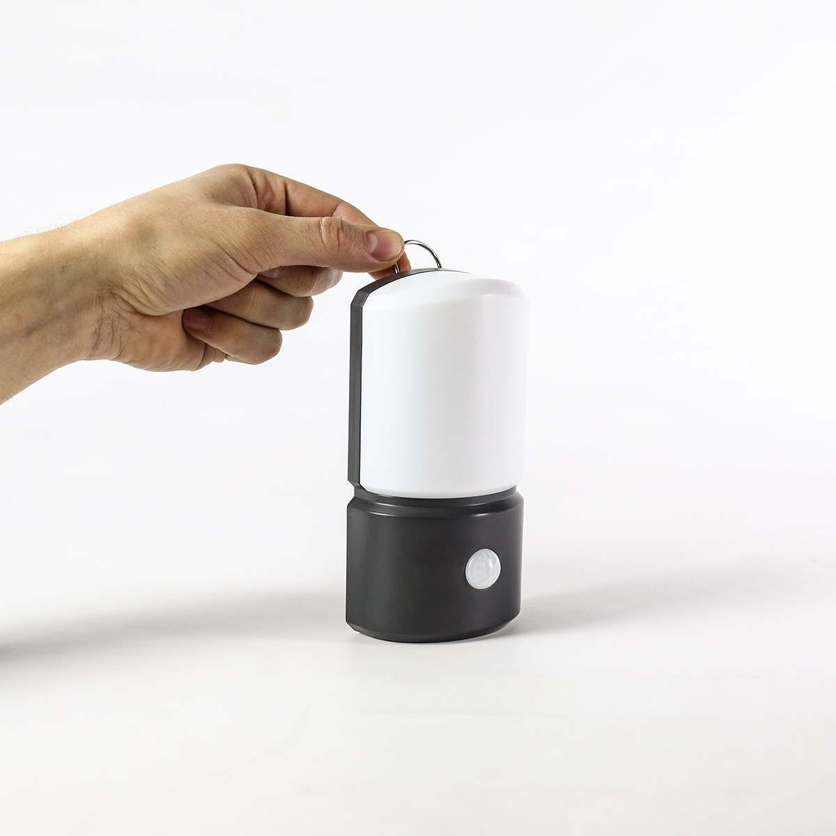 Battery Outdoor Security Light with PIR Sensor