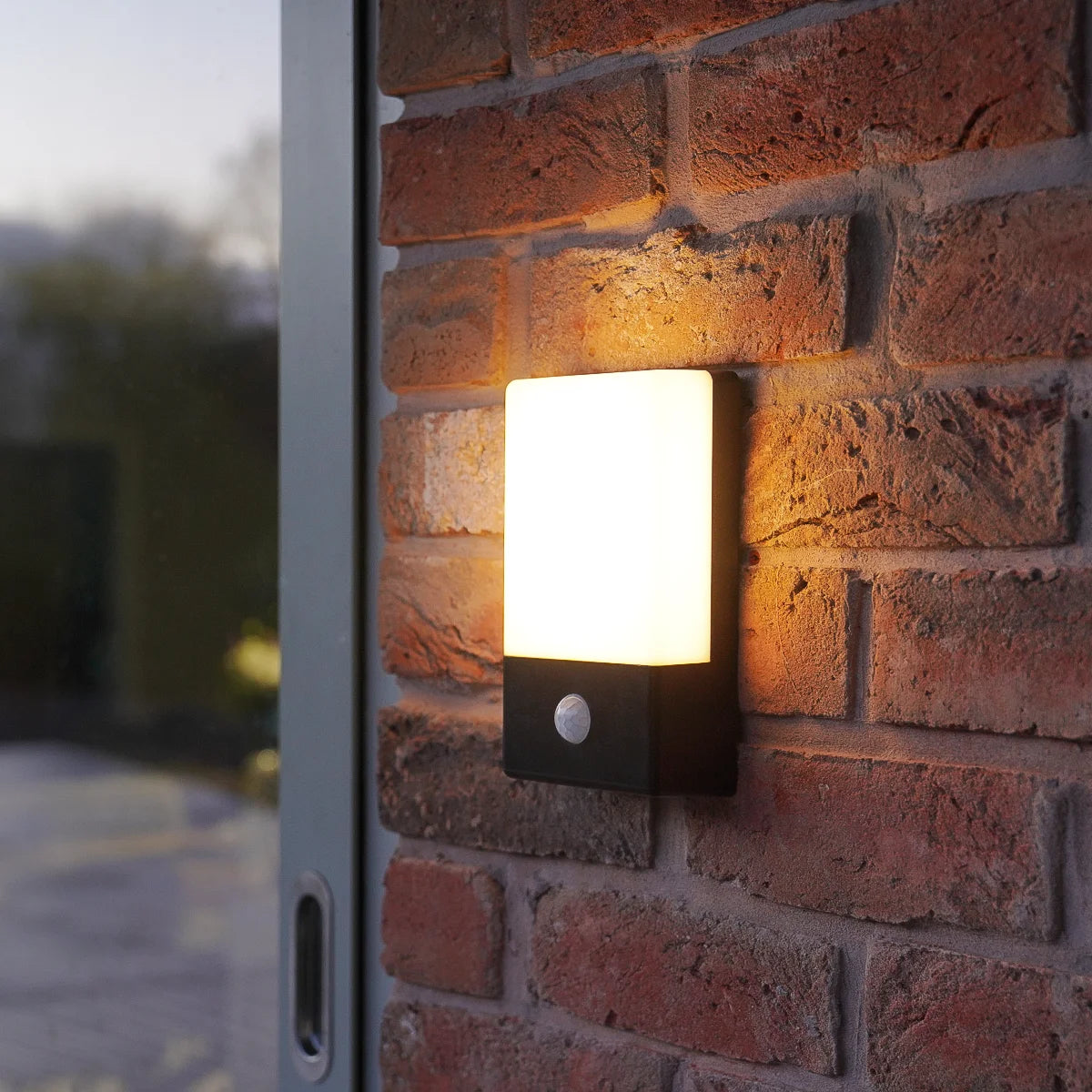 Outdoor Security Light PIR Sensor USB Rechargeable