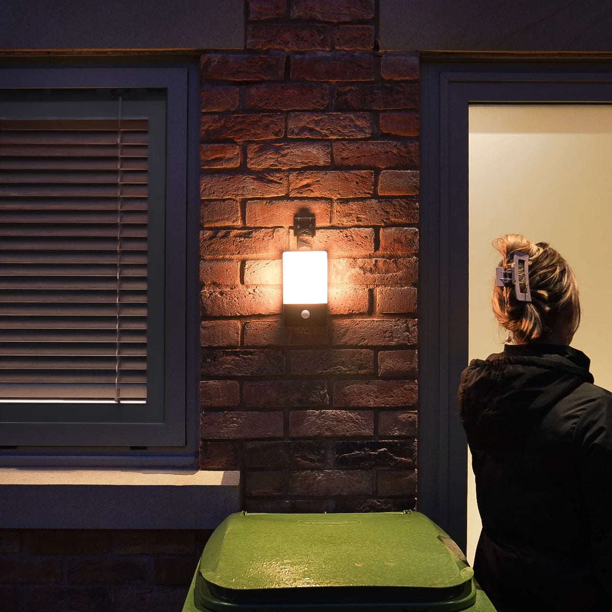 Outdoor Security Light PIR Sensor USB Rechargeable