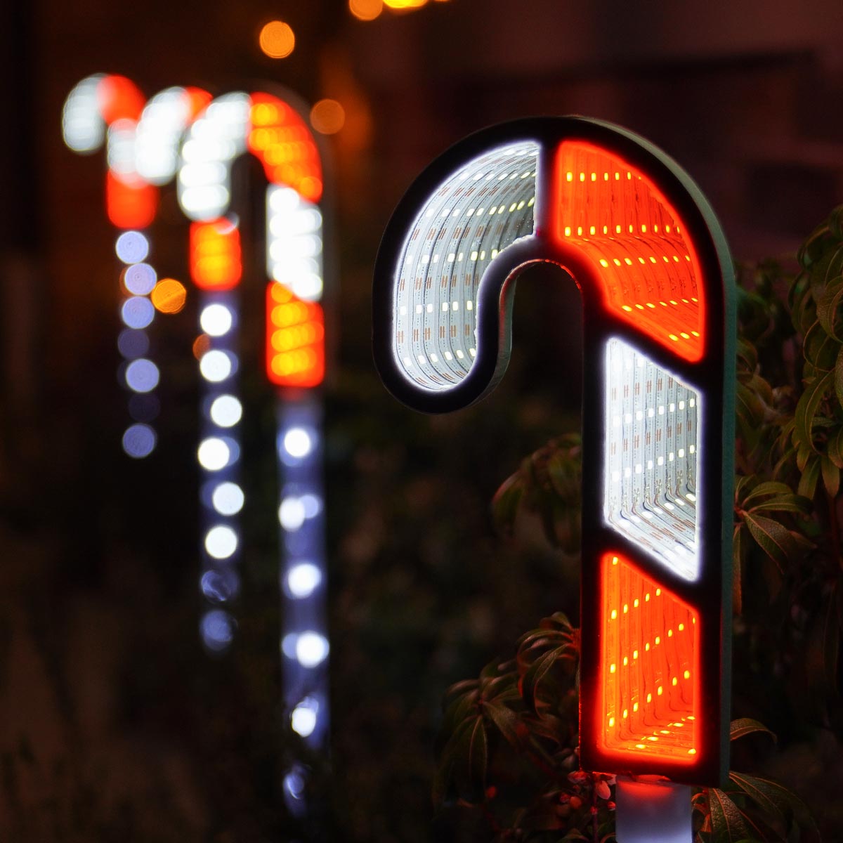 4 Outdoor Candy Cane Infinity Mirror Christmas Light Stakes 70cm