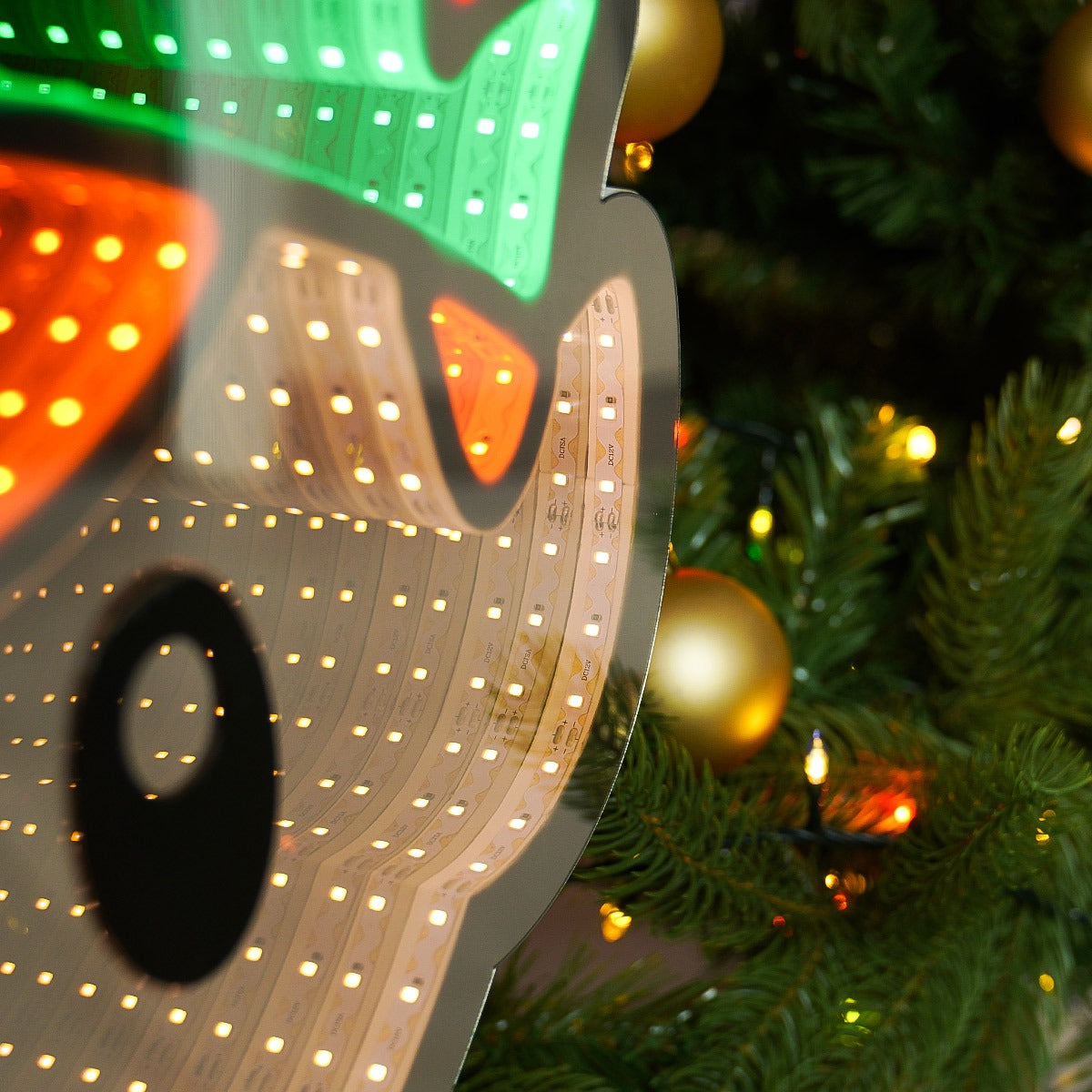 90cm Outdoor Infinity Mirror Christmas Silhouette or Freestanding Elf