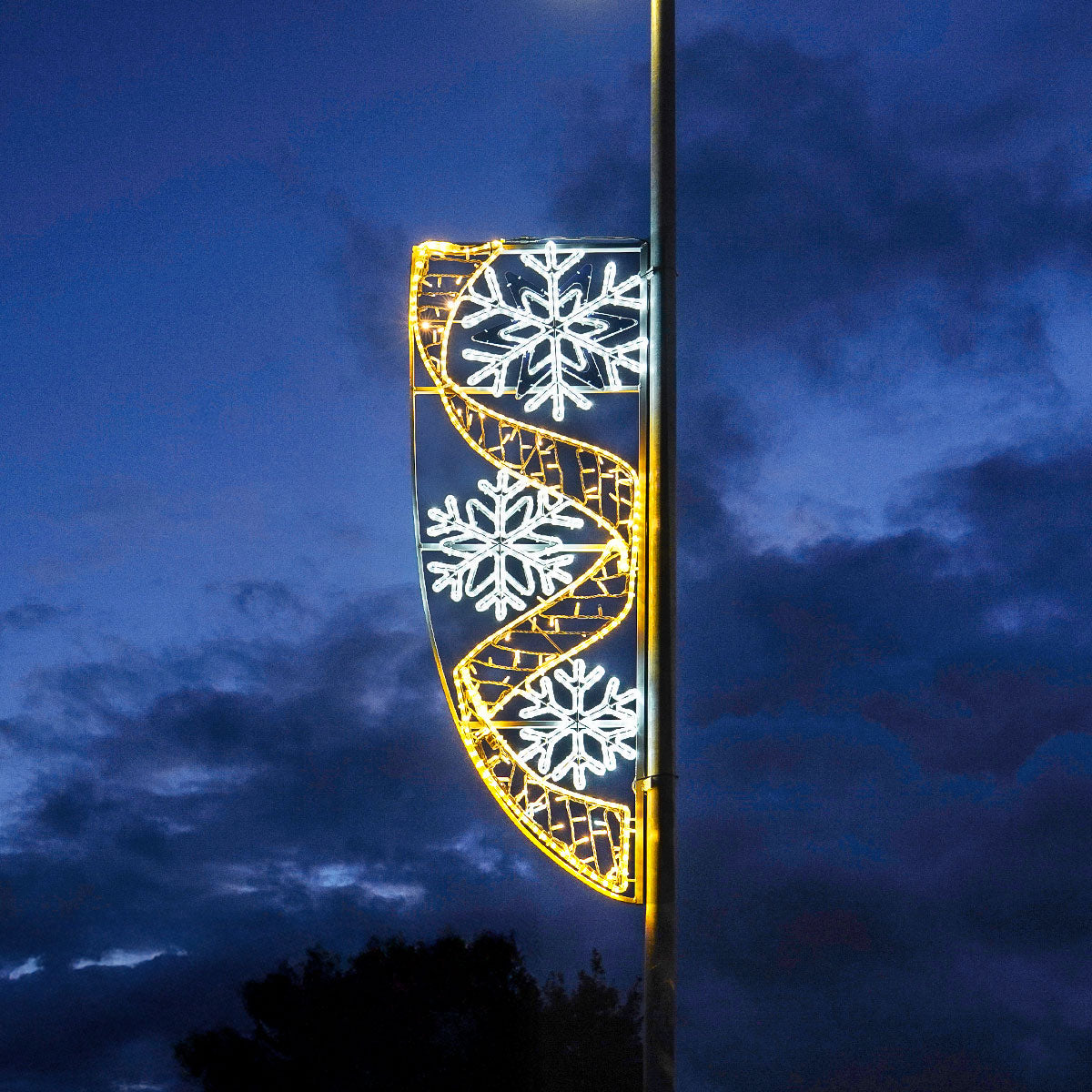 ConnectPro® 2m Snowflake Outdoor Commercial Christmas Light Lamp Post Motif