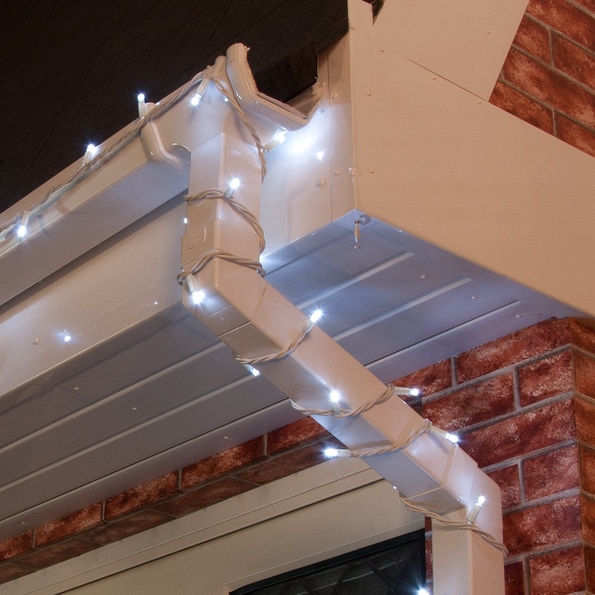 connectable-diamond-lights-white-cable-240v