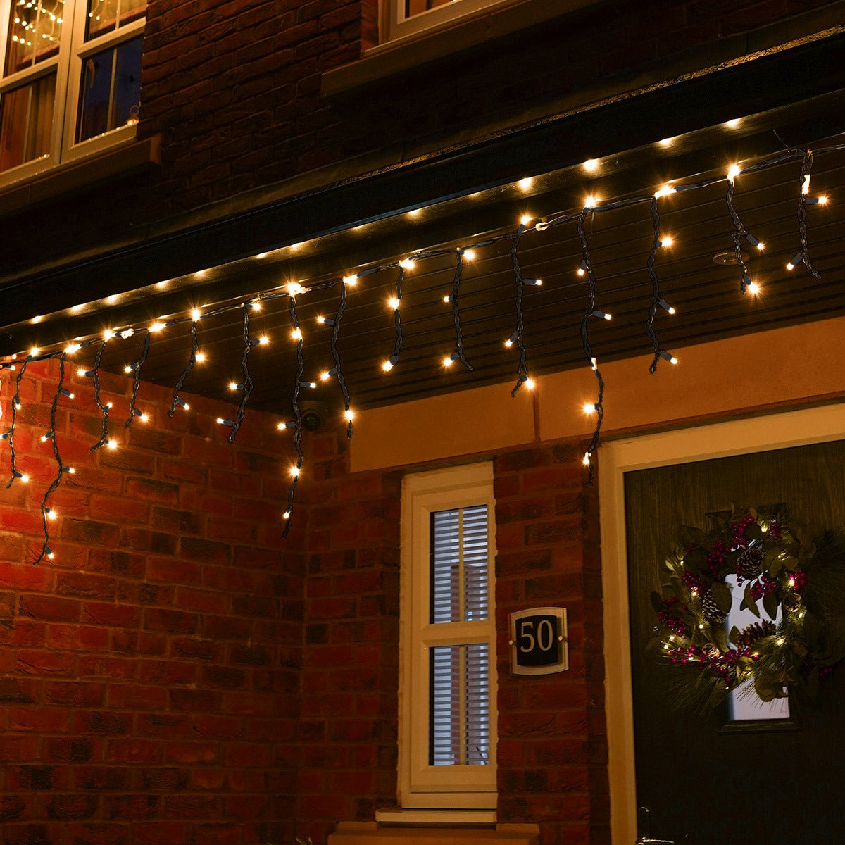 outdoor-led-icicle-lights-connectable-black-rubber-cable