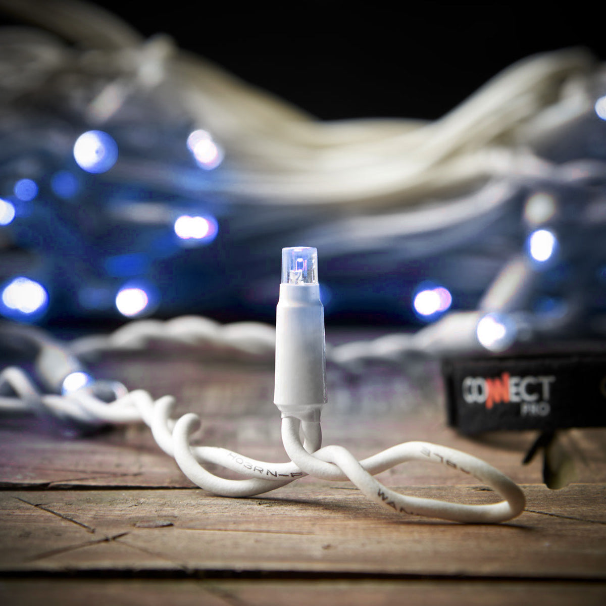 outdoor-led-icicle-lights-connectable-white-rubber-cable