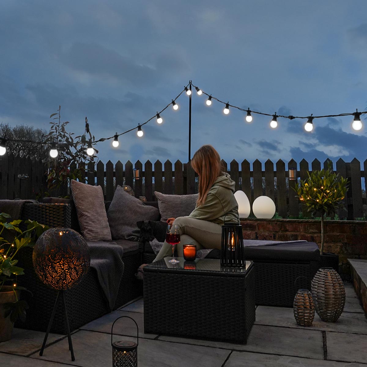 connectpro-festoon-lights-connectable-warm-white-smd-leds-frosted-bulbs-rubber-cable