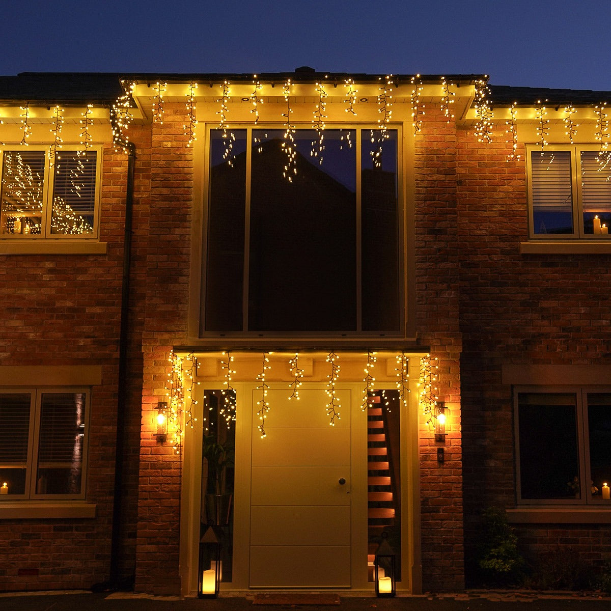 ConnectPro® Connectable Cluster Icicle Lights on Black Rubber Cable
