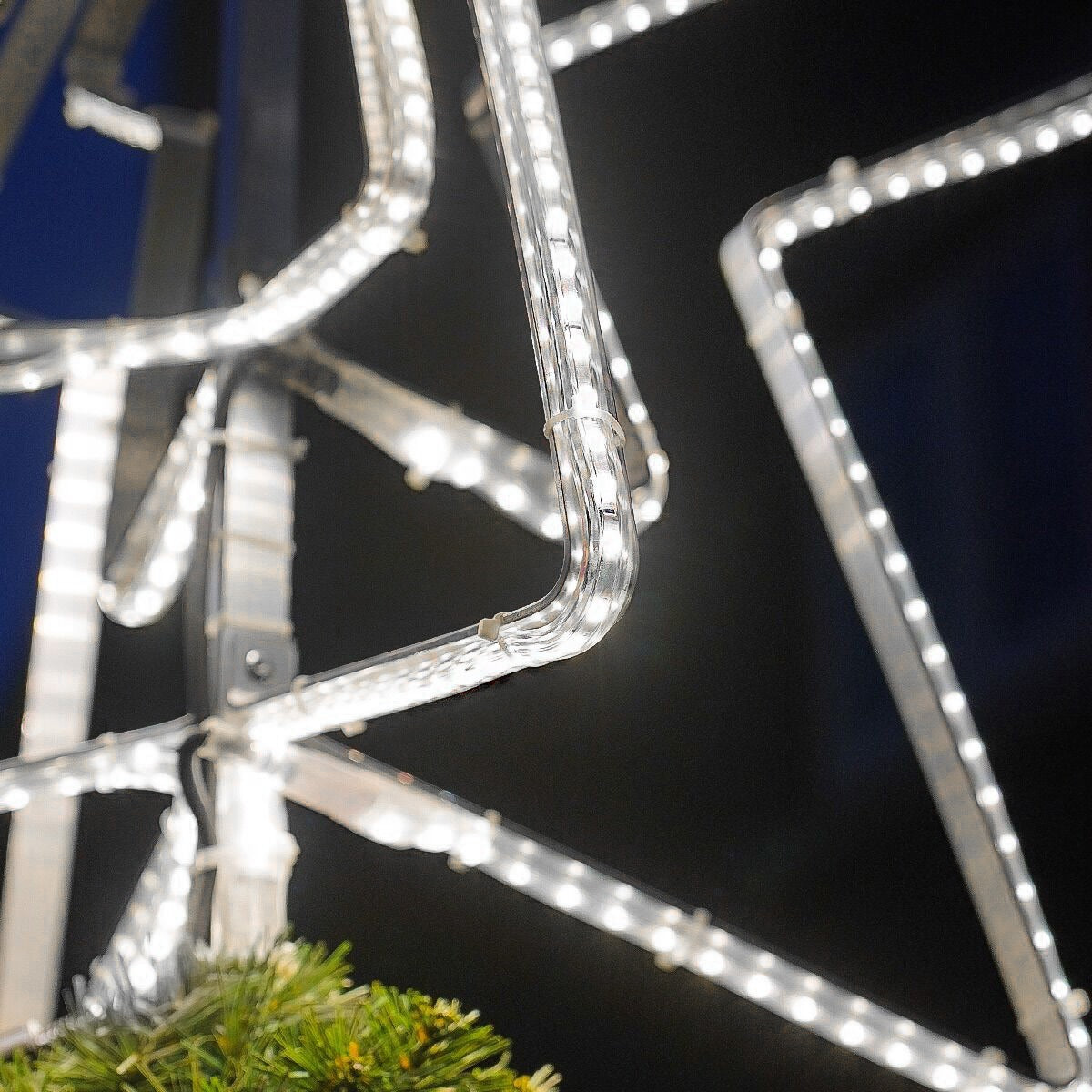 ConnectPro® 85cm Outdoor LED Deluxe Christmas Tree Star Topper, Connectable