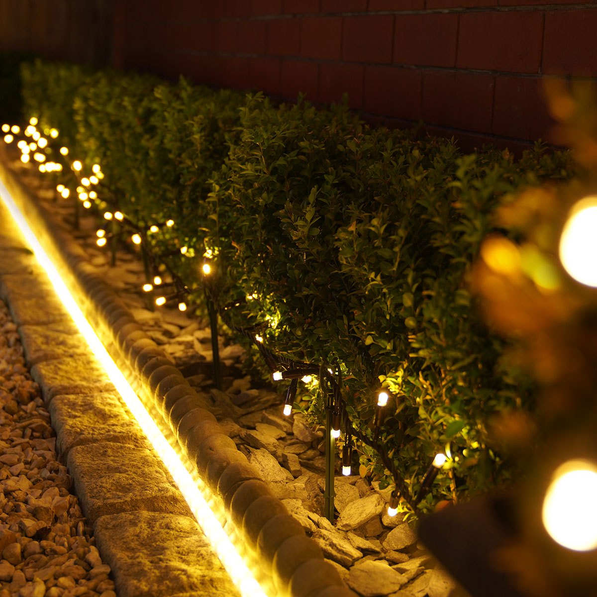 ConnectPro® Outdoor LED Mini Cluster Lights, Connectable, Black Rubber Cable