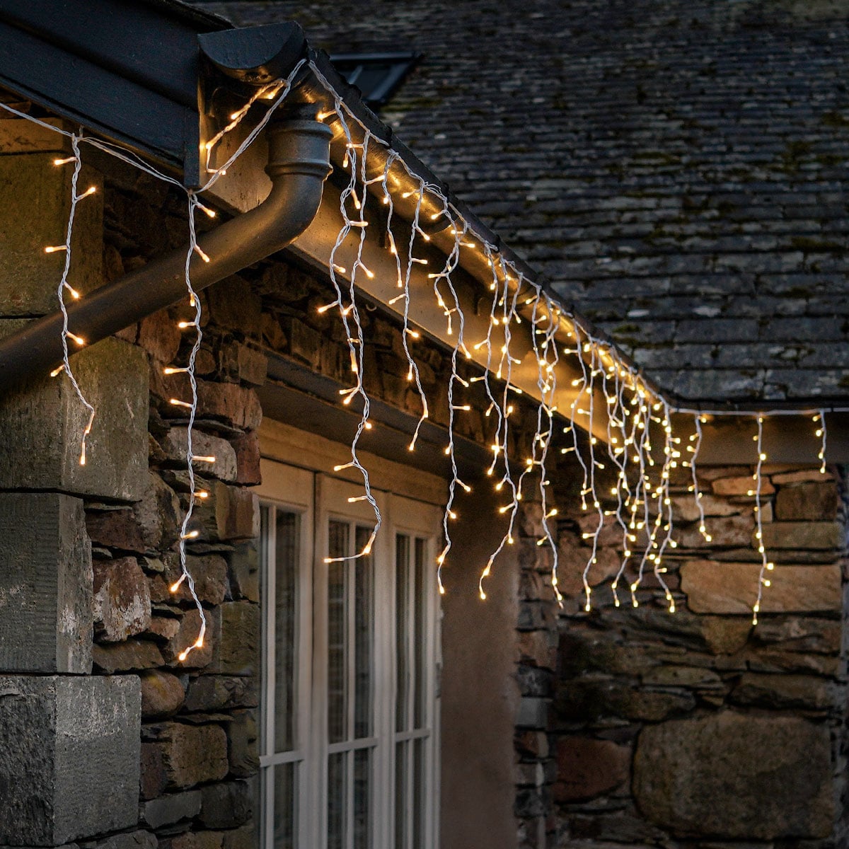 Plug In Christmas Snowing Effect Icicle Lights