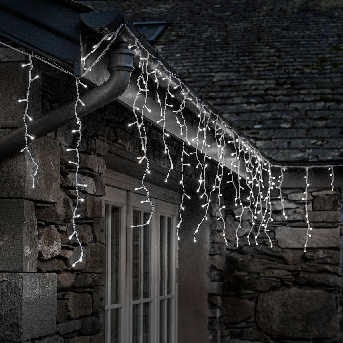 Plug In Christmas Snowing Effect Icicle Lights