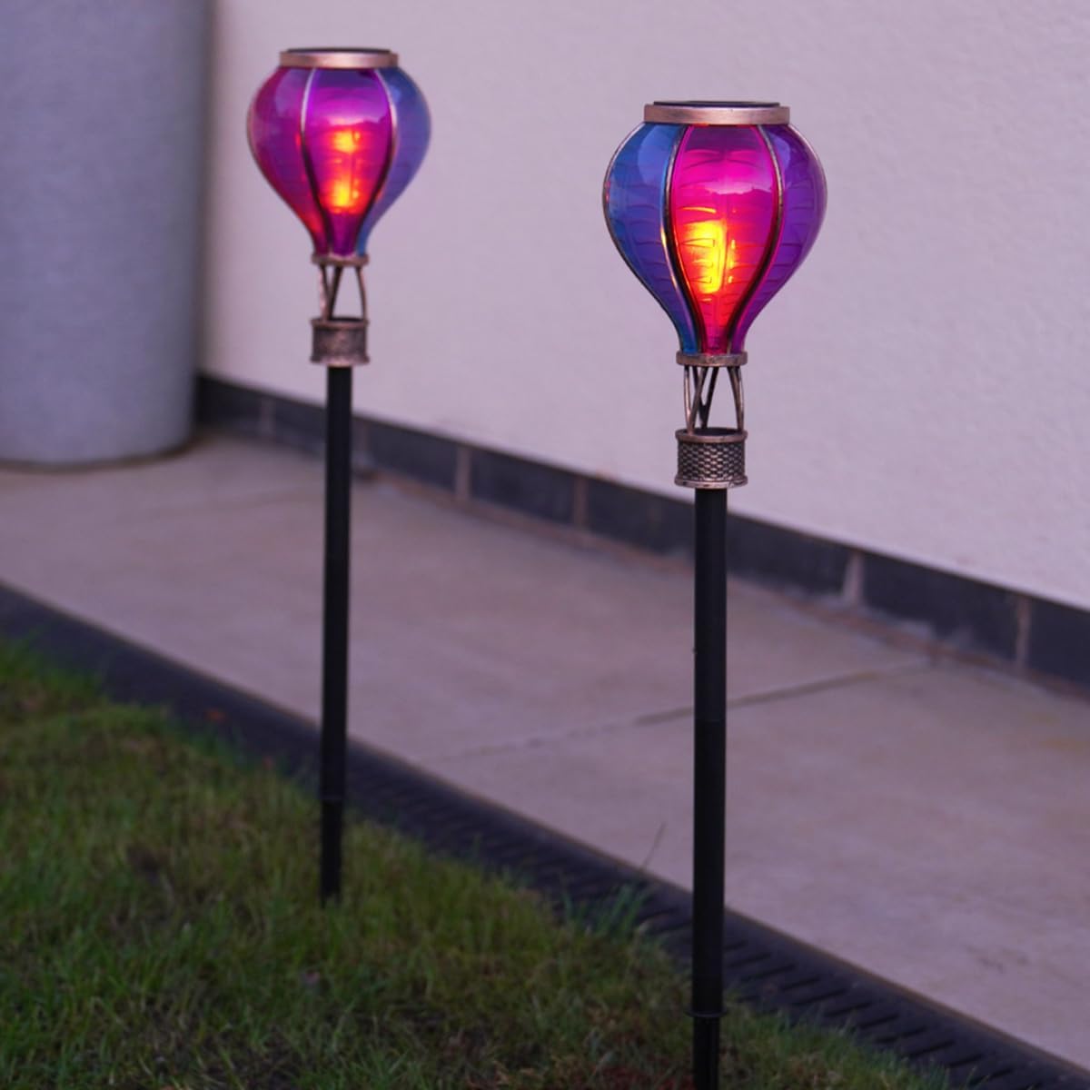 Solar Cool Flame Balloon Stake Light