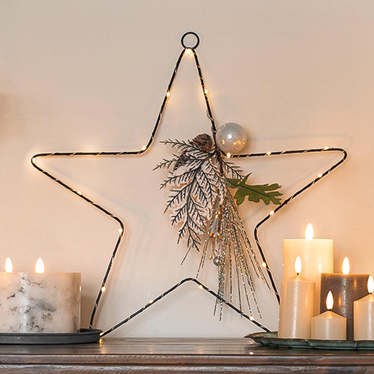 50cm Battery Hanging Star Light with Silver Berries & Pinecones