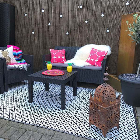 Garden lighting inspiration - fancy fences