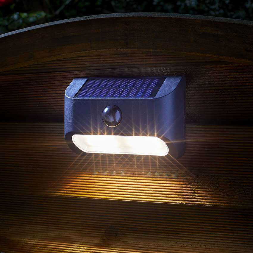 Solar Security Light with PIR Sensor Black