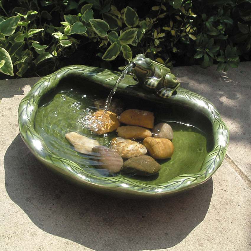 Solar Garden Water Feature Frog 37cm