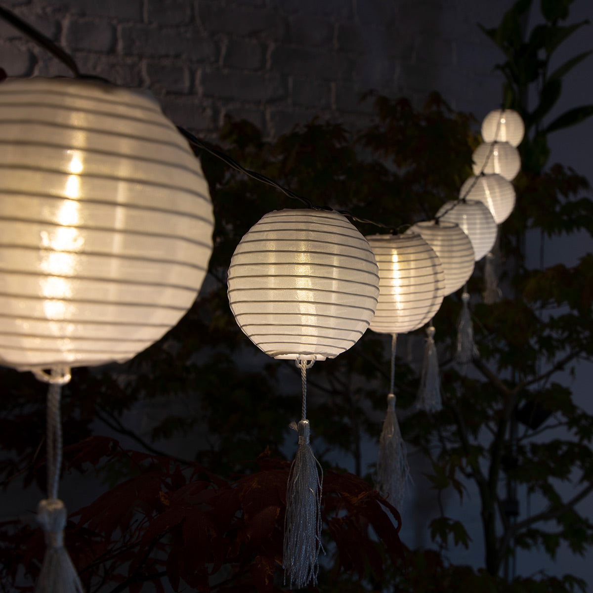 10 Tassel Lantern Solar Fairy Lights 1.8m