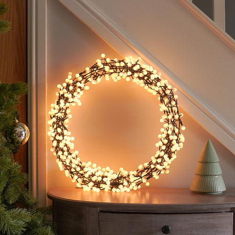 45cm Berry Outdoor Christmas Wreath With 550 Warm White LEDs