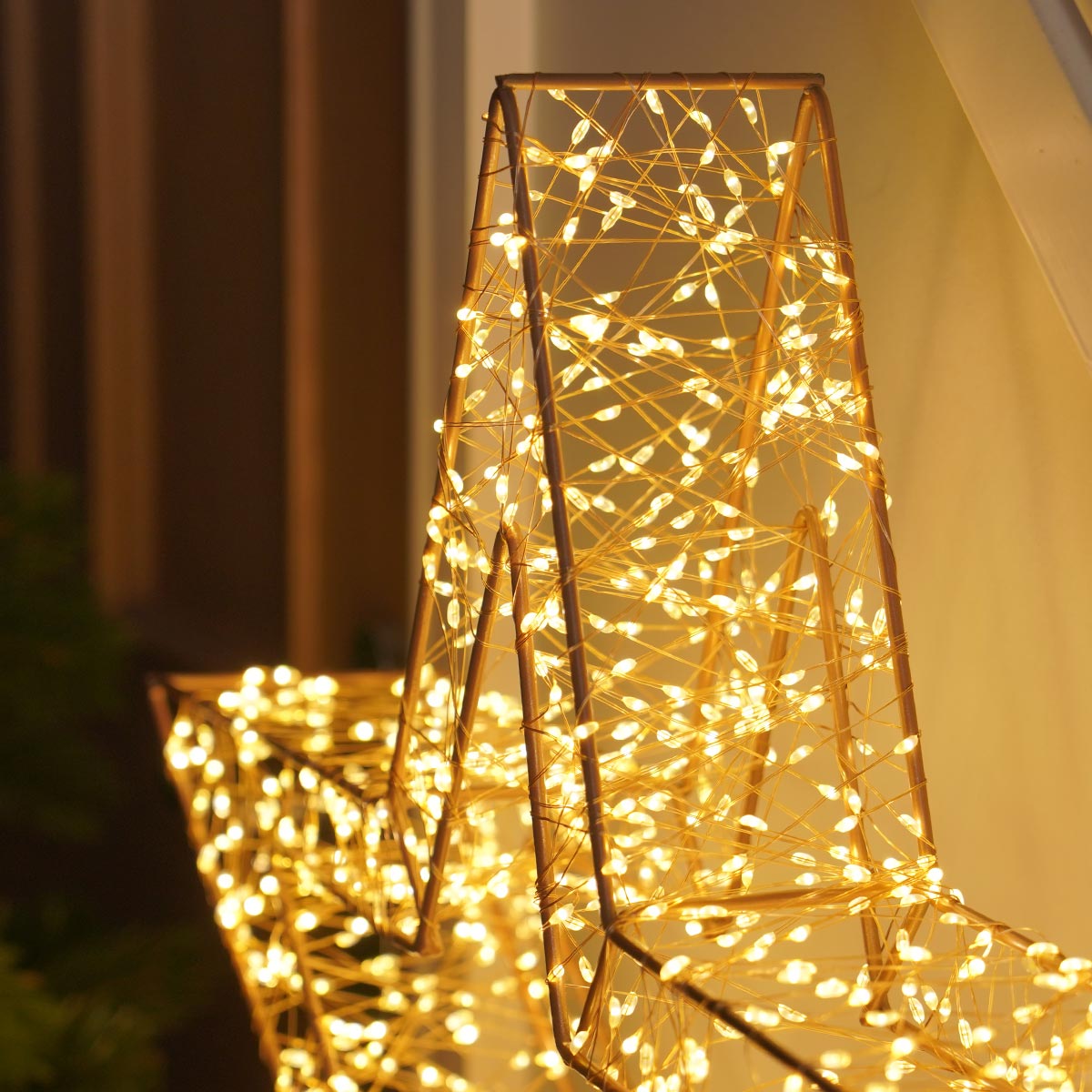 50cm Wire Star Outdoor Christmas Wreath With 1440 Warm White Micro LEDs