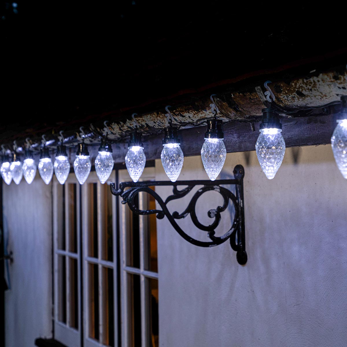 3.8m Pinecone LED Outdoor Christmas String Lights