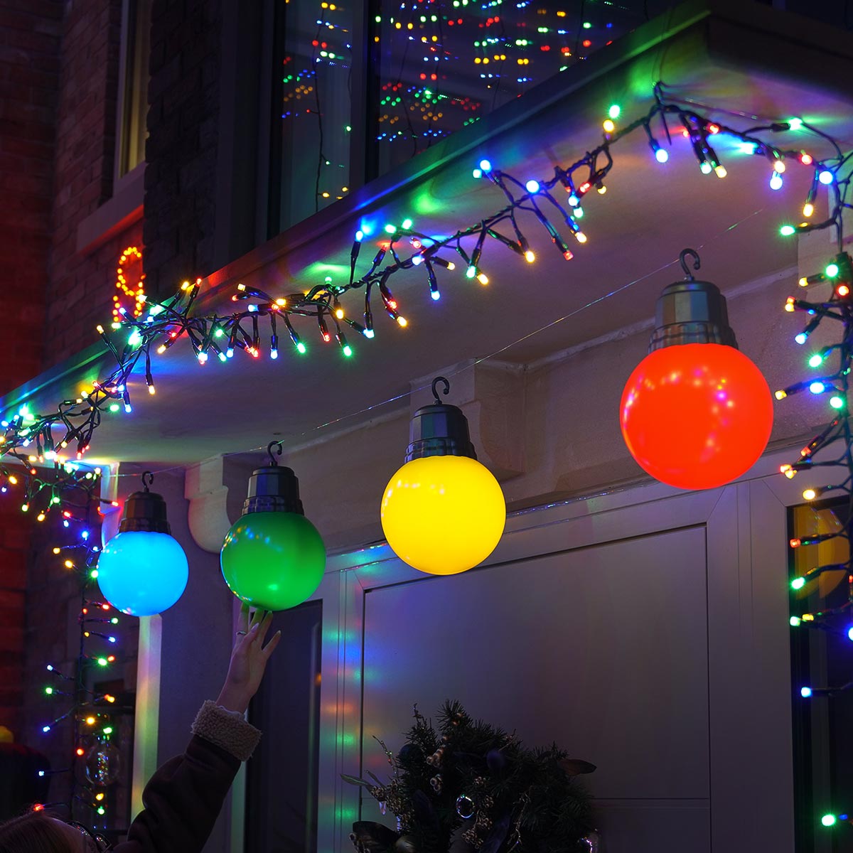 4 Large Bauble Battery Outdoor Christmas Hanging Light