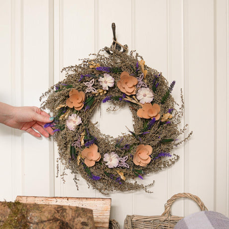 33cm Viola Whirl Spring Wreath
