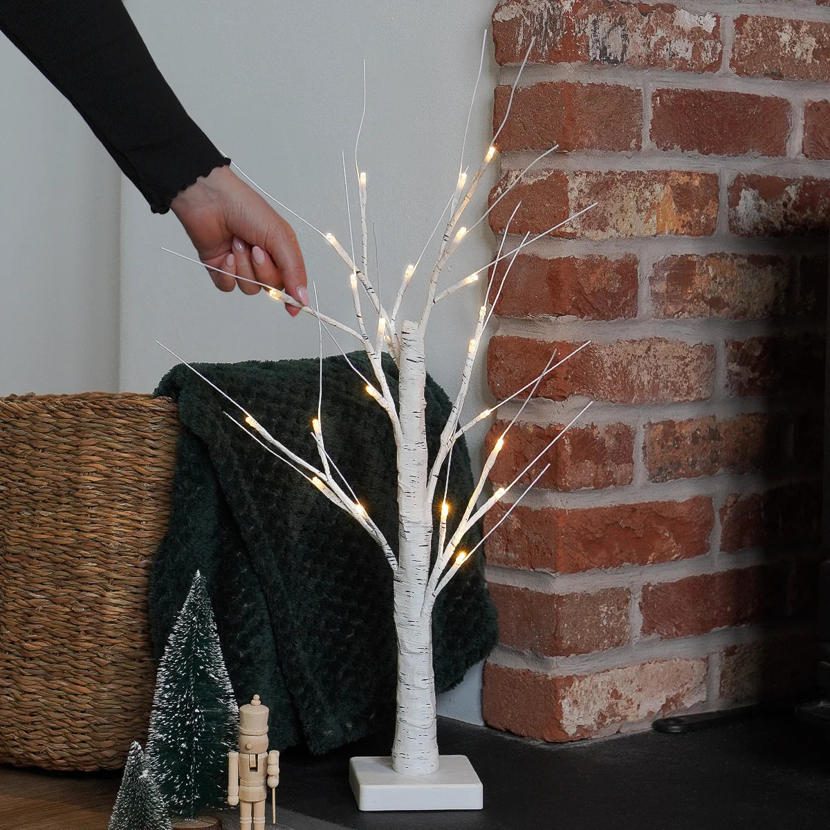 60cm Pre Lit Twig Tree Warm White LEDs Battery Operated