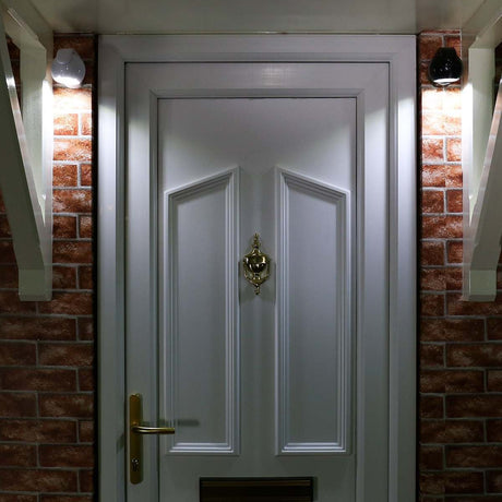 Outdoor Battery Operated Security Light with PIR Sensor