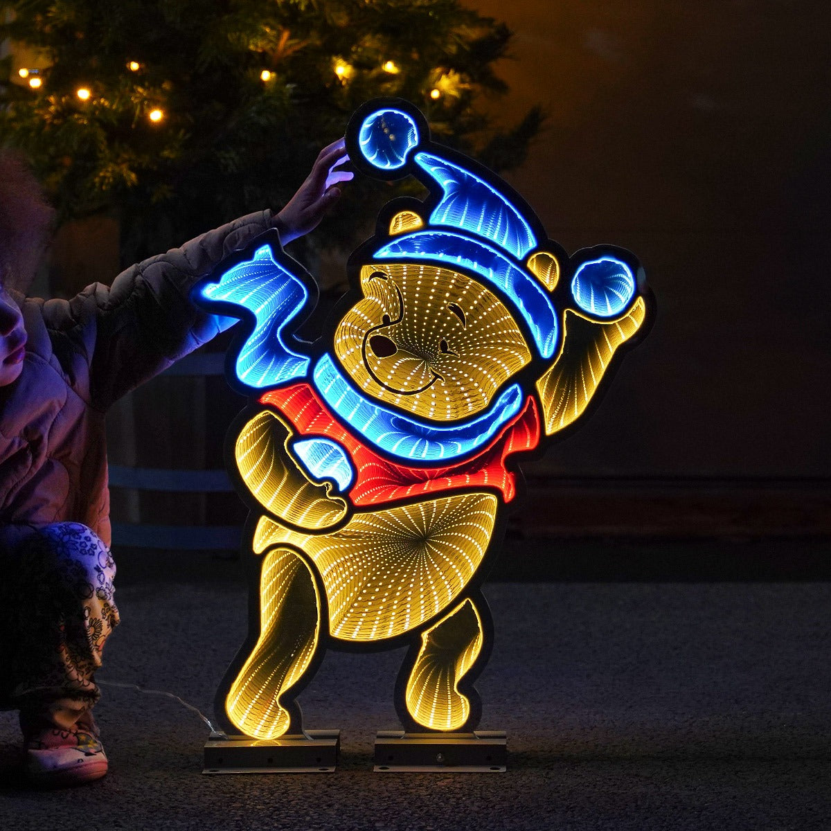 60cm Outdoor ©Disney Infinity Mirror Winnie the Pooh Christmas
