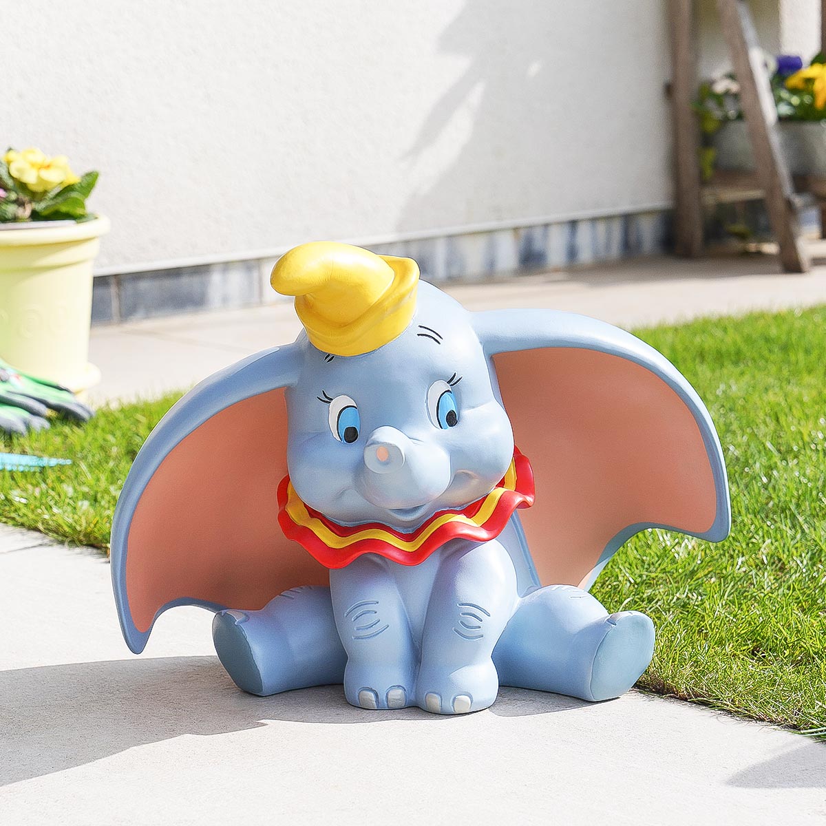 30cm Outdoor ©Disney Dumbo Garden Ornament