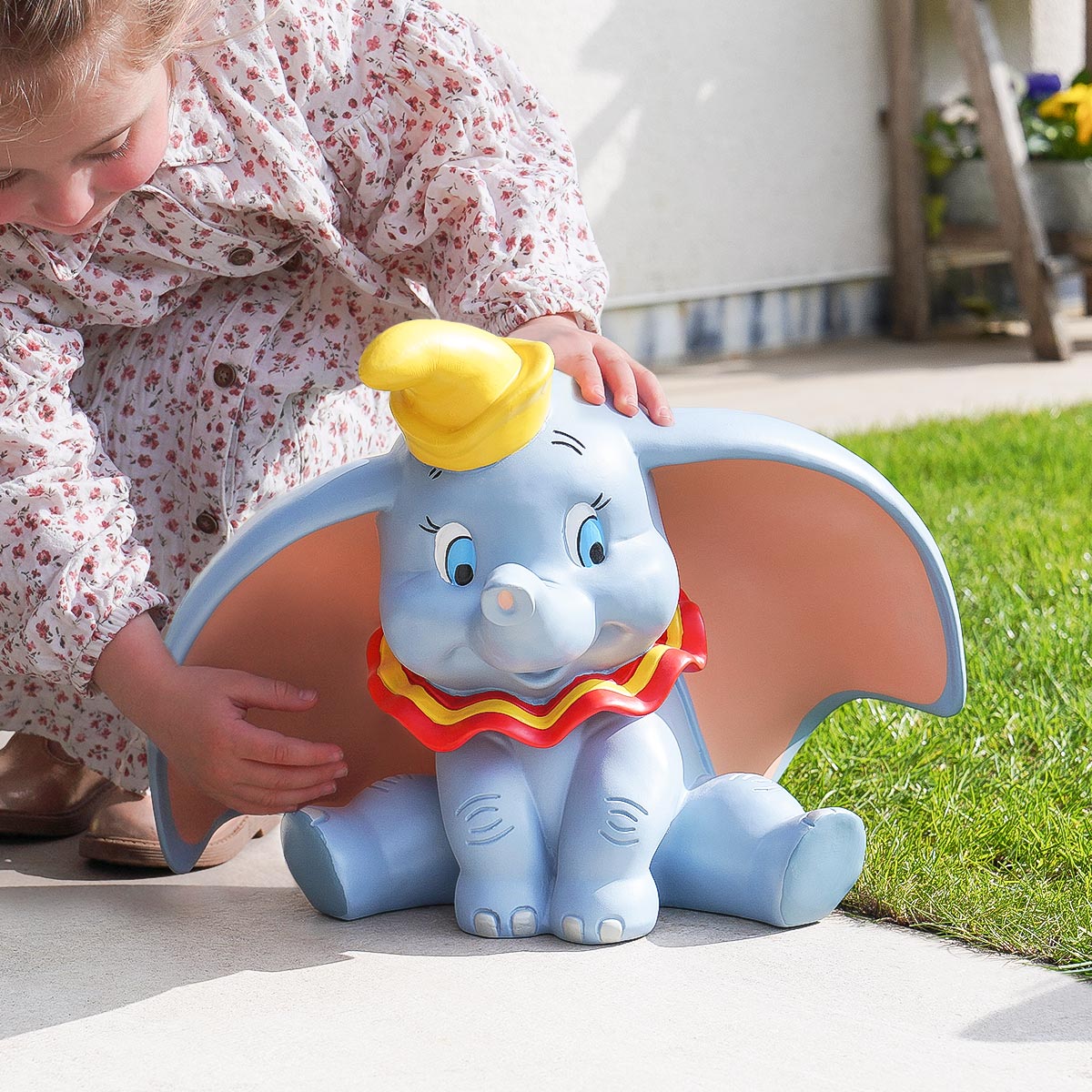 30cm Outdoor ©Disney Dumbo Garden Ornament