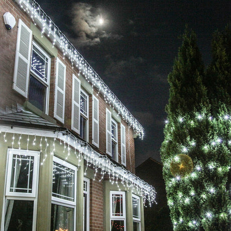 Connectable Icicle Lights on White Rubber Cable