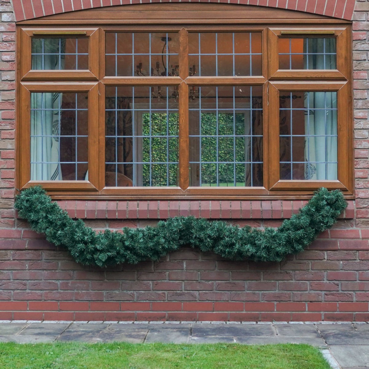 2.7m Outdoor Green Commercial Christmas Garland