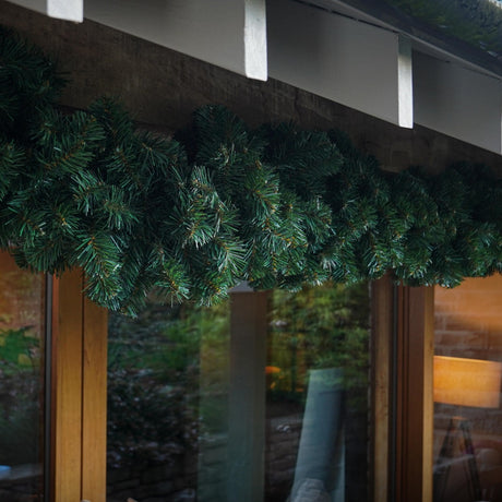 2.7m Outdoor Green Commercial Christmas Garland