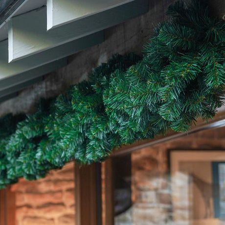 2.7m Outdoor Green Commercial Christmas Garland