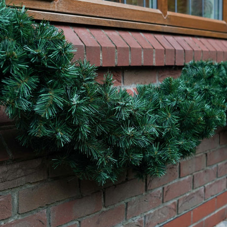 2.7m Outdoor Green Commercial Christmas Garland