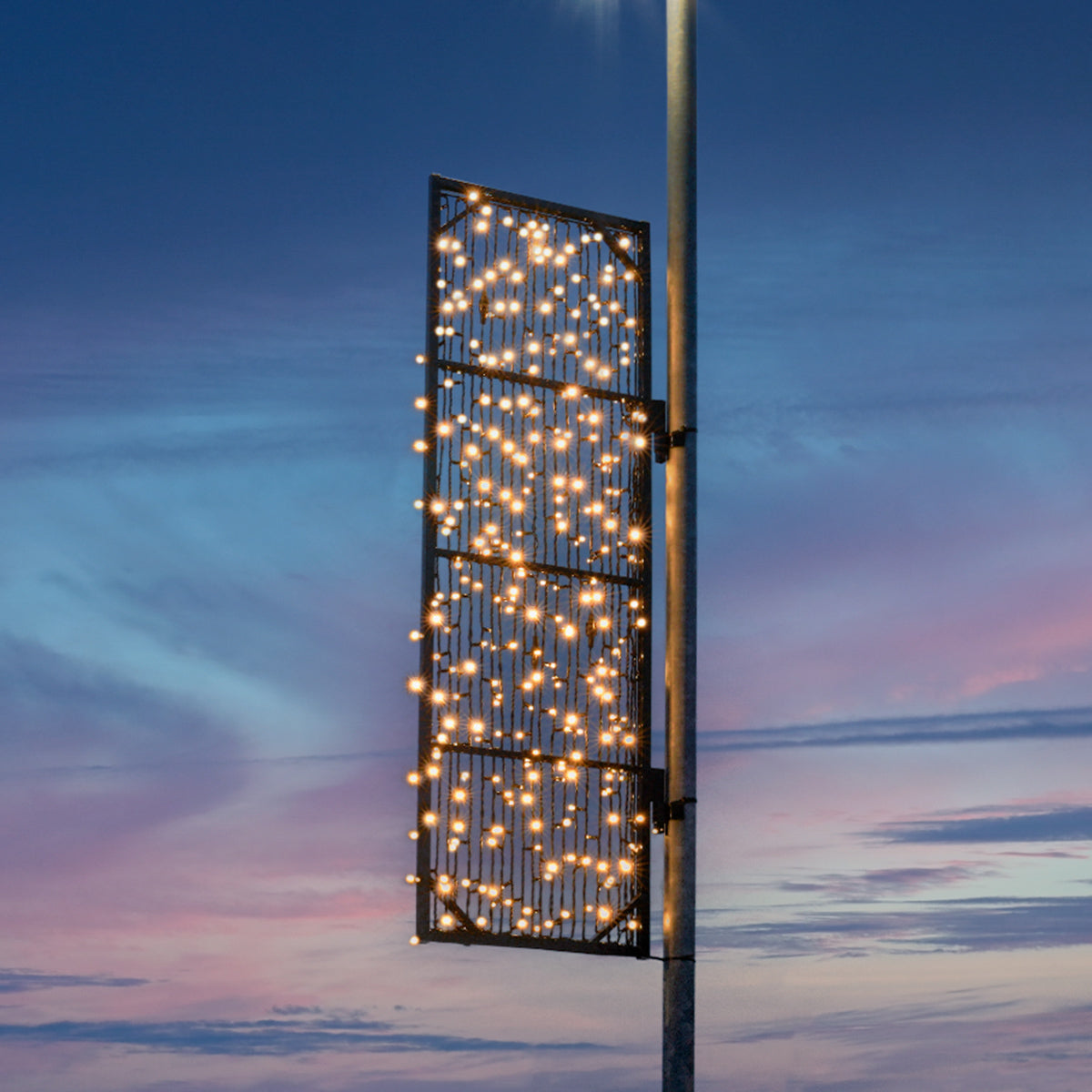 ConnectPro® 2m Outdoor Commercial Lamp Post Motif