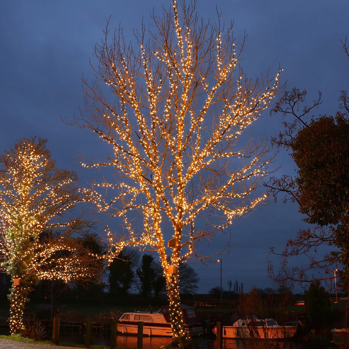 outdoor-led-string-fairy-lights-connectable-black-rubber-cable