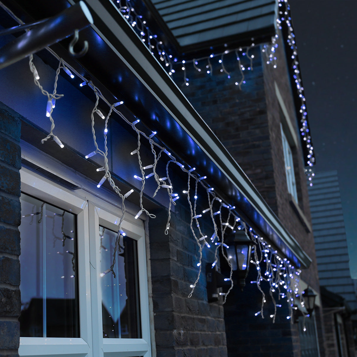 outdoor-led-icicle-lights-connectable-white-rubber-cable