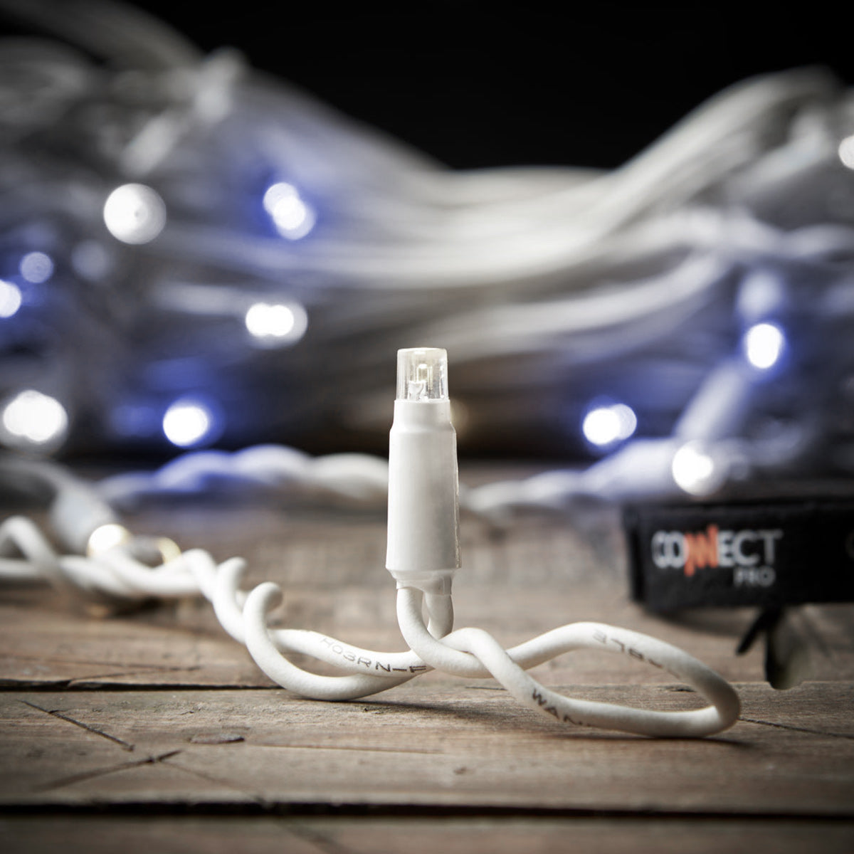 outdoor-led-icicle-lights-connectable-white-rubber-cable