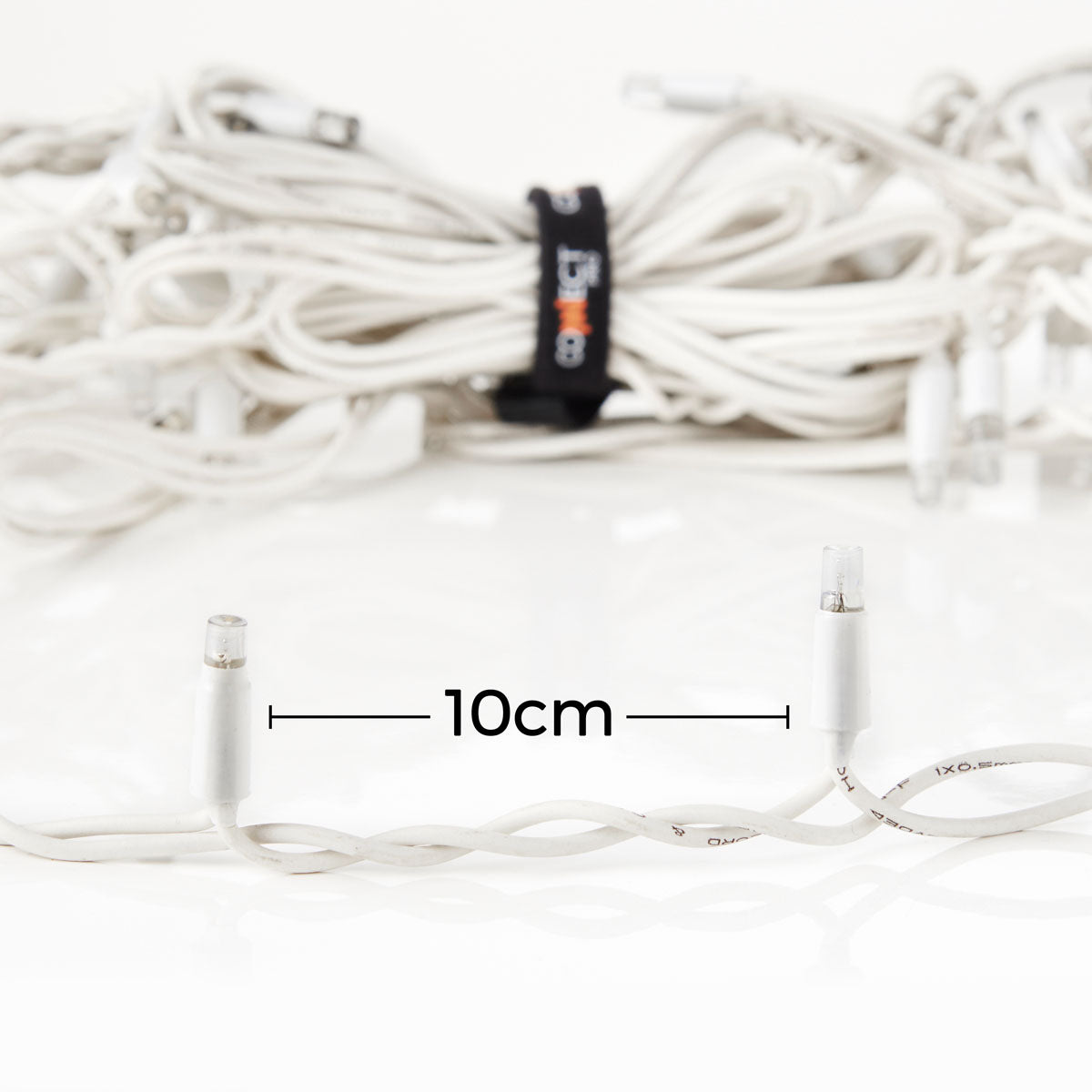 outdoor-led-icicle-lights-connectable-white-rubber-cable