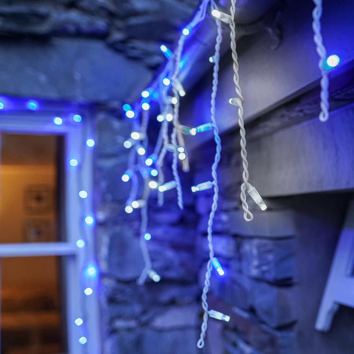 outdoor-led-icicle-lights-connectable-white-rubber-cable