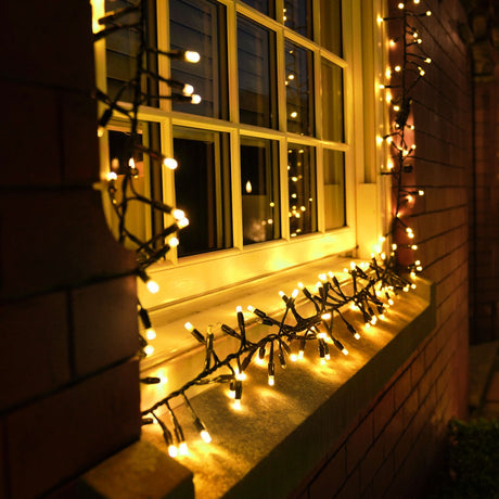 ConnectPro® Warm White Flashing Connectable Outdoor Cluster Lights On Black Cable